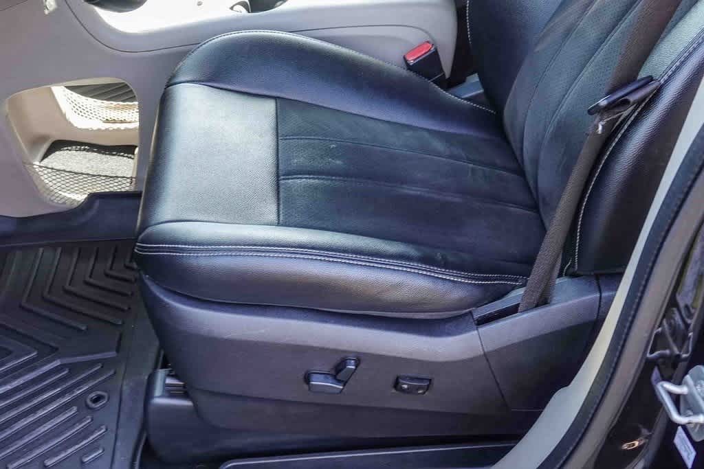 Thumbnail: 2019 Dodge Grand Caravan - 17