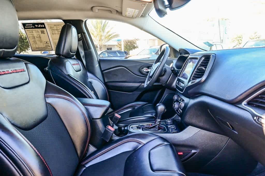 Thumbnail: 2022 Jeep Cherokee - 19