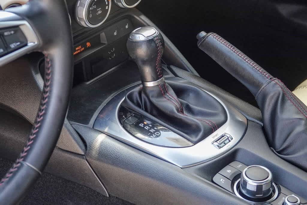 Thumbnail: 2016 Mazda MX-5 Miata - 17