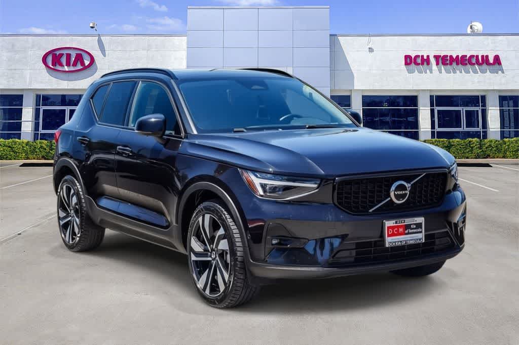 Thumbnail: 2024 Volvo XC40 - 2