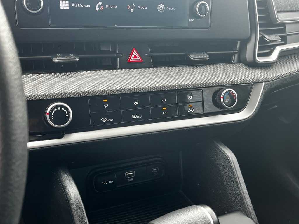 Thumbnail: 2023 Kia Sportage - 16