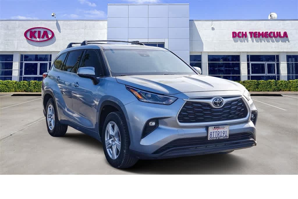 Thumbnail: 2021 Toyota Highlander - 3