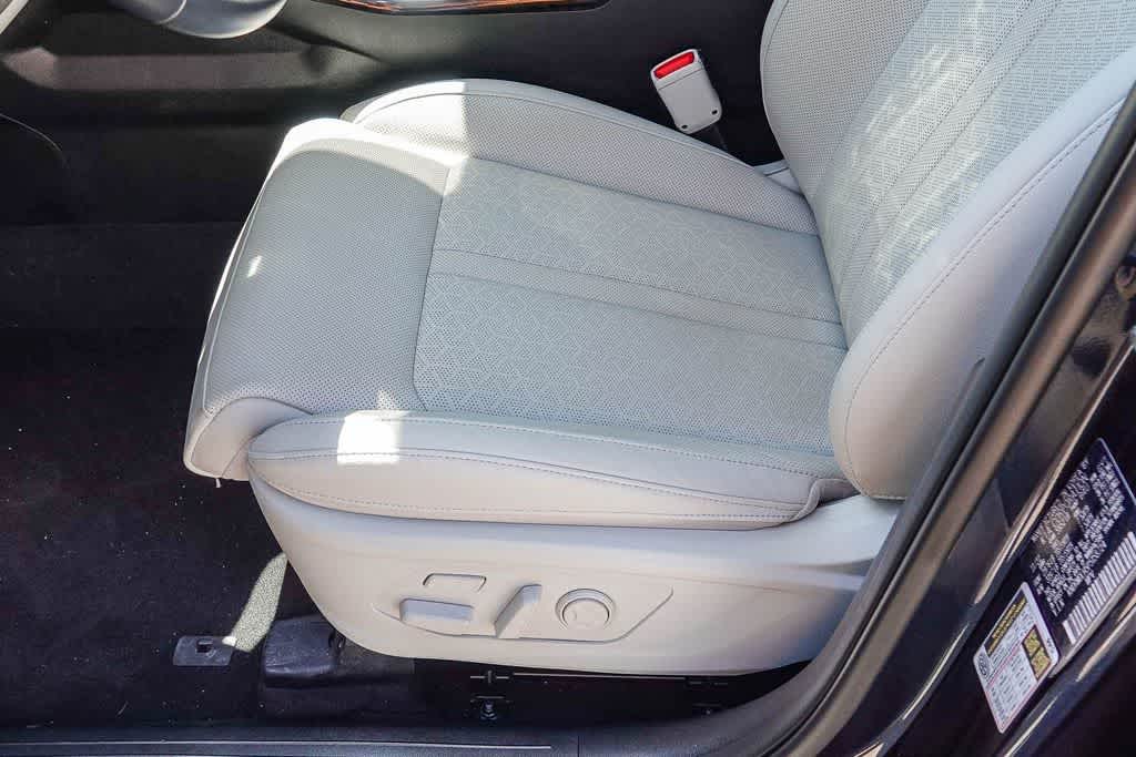 Thumbnail: 2023 Kia Sorento - 20