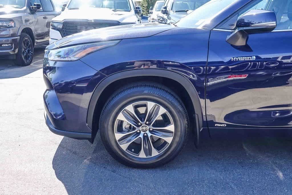 Thumbnail: 2021 Toyota Highlander - 8
