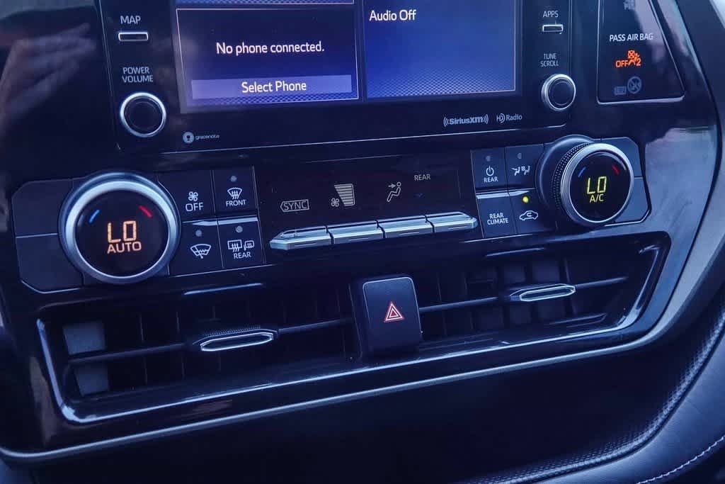 Thumbnail: 2021 Toyota Highlander - 21