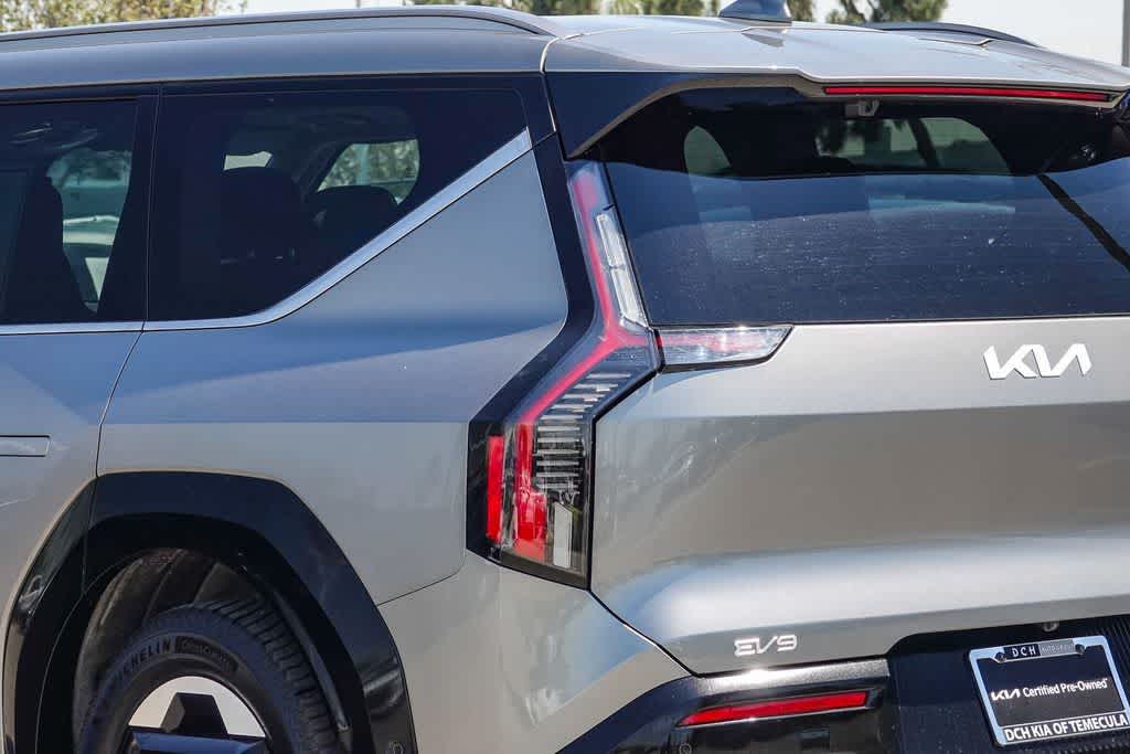 Thumbnail: 2024 Kia EV9 - 7