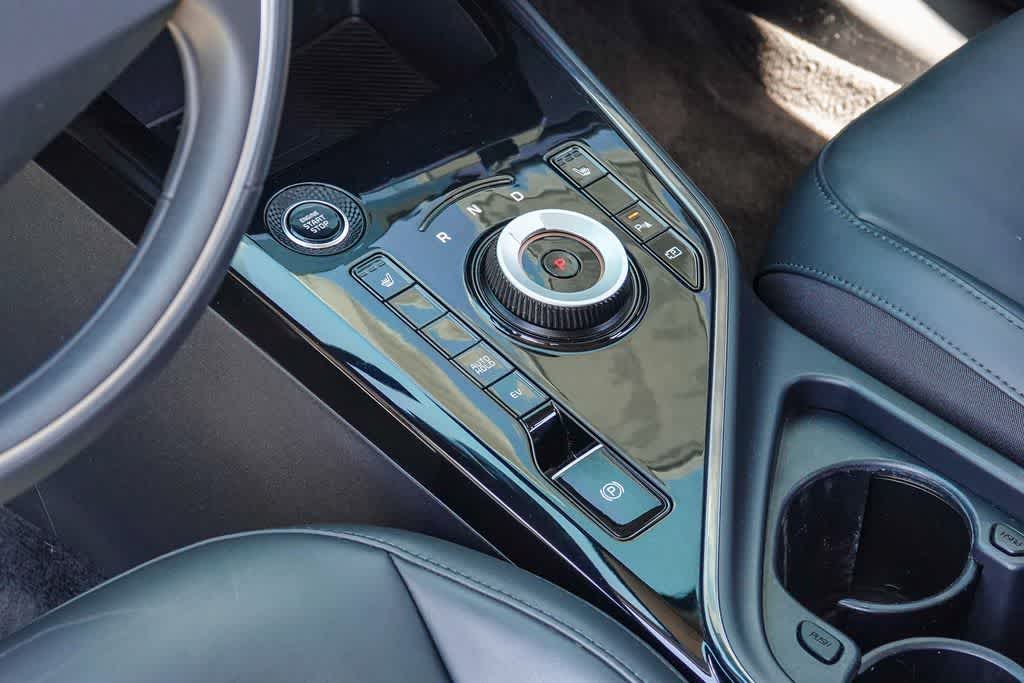Thumbnail: 2024 Kia Niro - 18