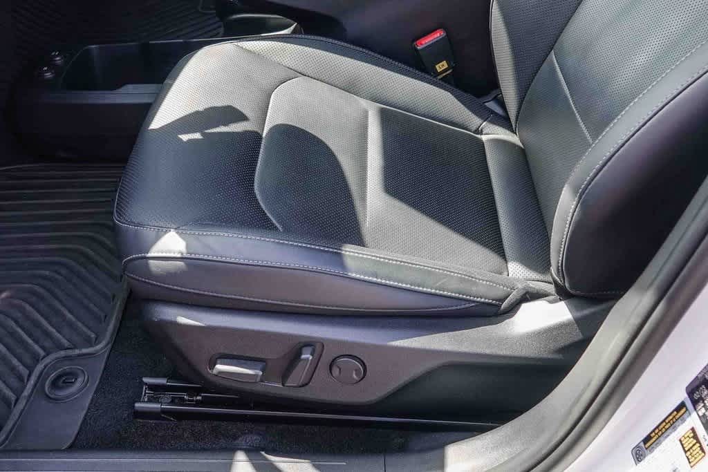 Thumbnail: 2023 Kia EV6 - 20