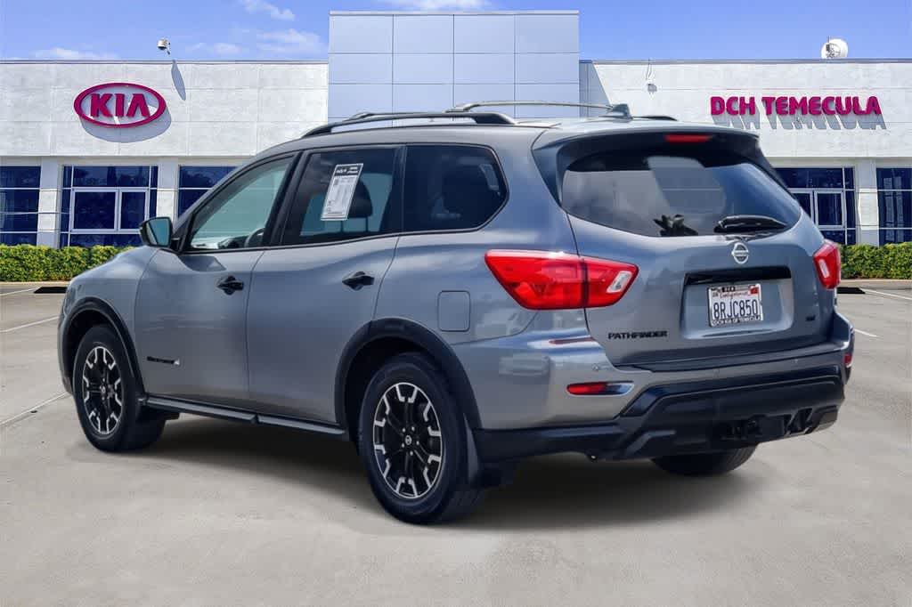 2020 Nissan Pathfinder SV photo 5