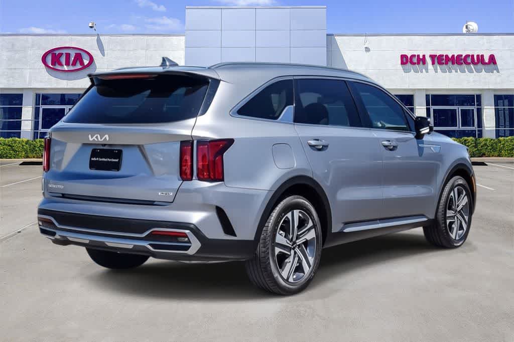Thumbnail: 2023 Kia Sorento - 4