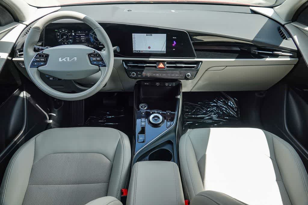 Thumbnail: 2023 Kia Niro - 10