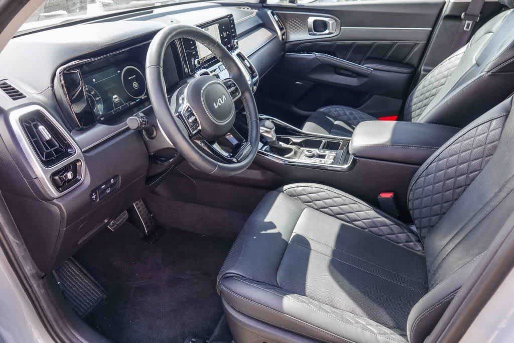 Thumbnail: 2023 Kia Sorento - 16
