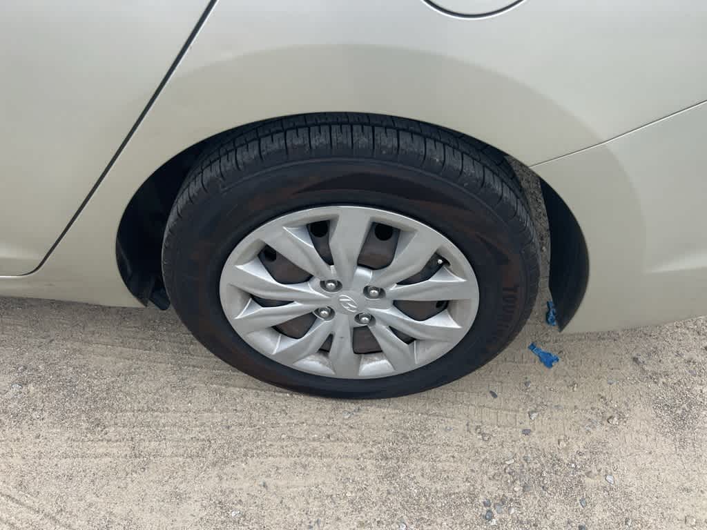 Thumbnail: 2019 Hyundai Accent - 9