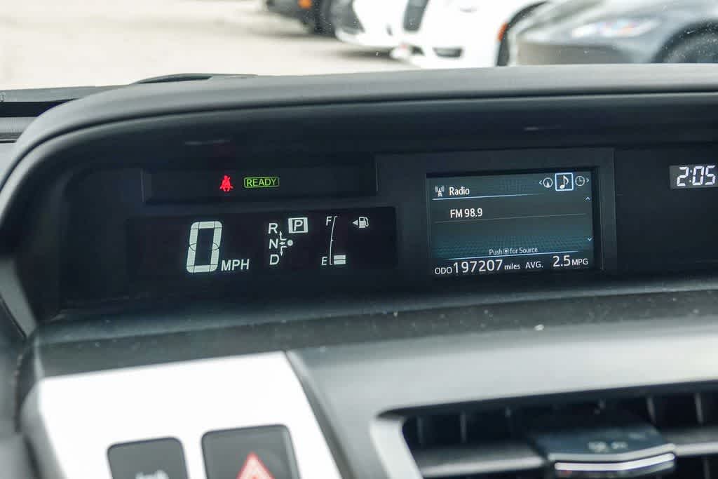 Thumbnail: 2015 Toyota Prius v - 21