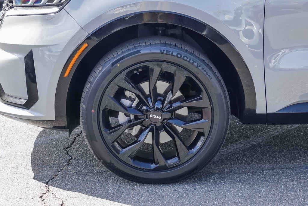 Thumbnail: 2023 Kia Sorento - 10