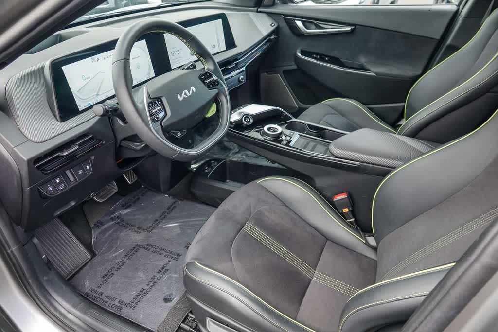Thumbnail: 2023 Kia EV6 - 16