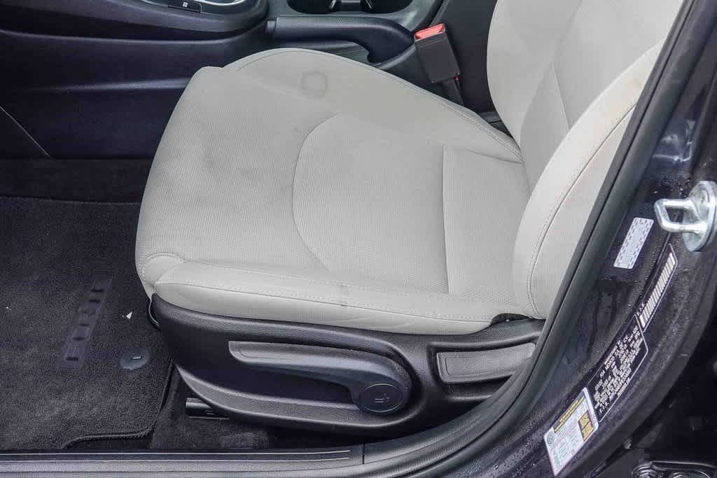 Thumbnail: 2023 Kia Forte - 23