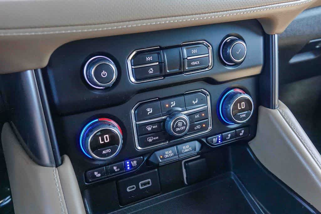 Thumbnail: 2022 Chevrolet Suburban - 21