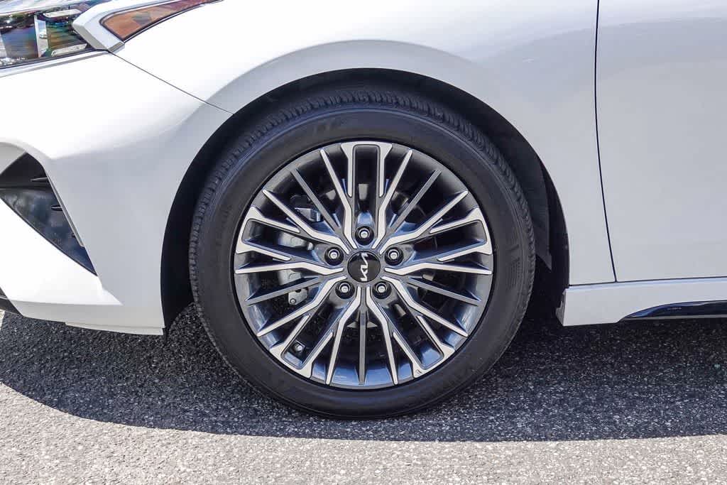 Thumbnail: 2023 Kia Forte - 10