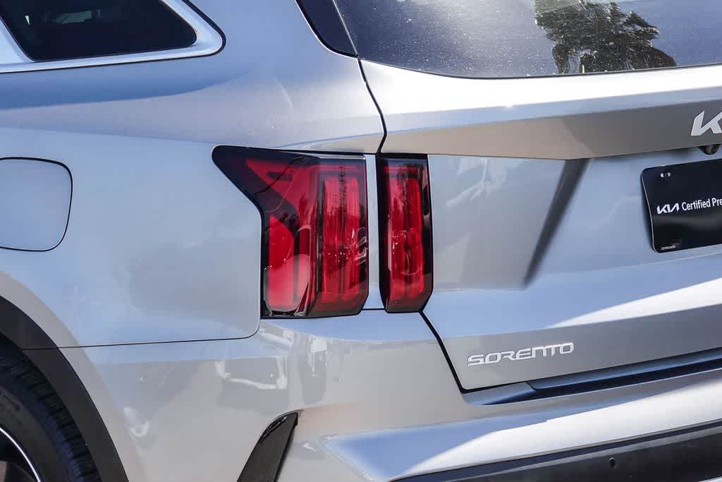 Thumbnail: 2023 Kia Sorento - 7