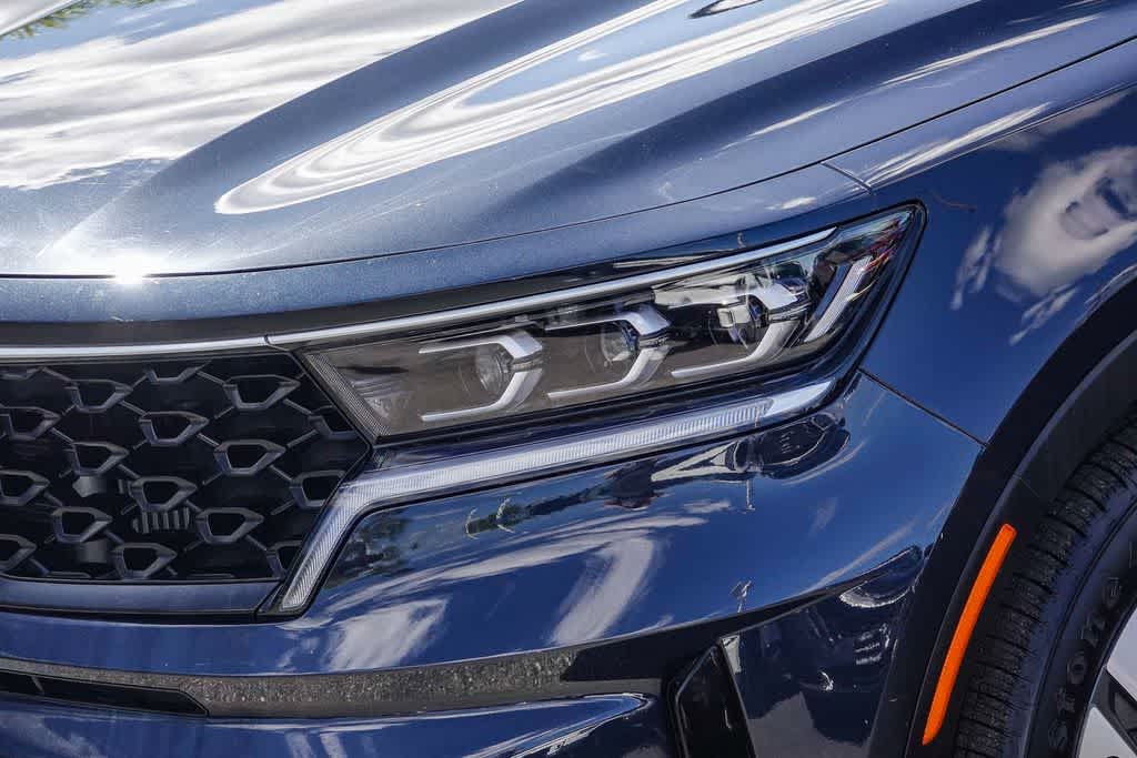 Thumbnail: 2023 Kia Sorento - 8