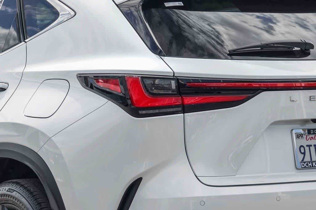 2025 LEXUS NX 450h+ Luxury photo 6
