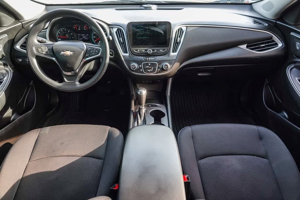 Thumbnail: 2020 Chevrolet Malibu - 11