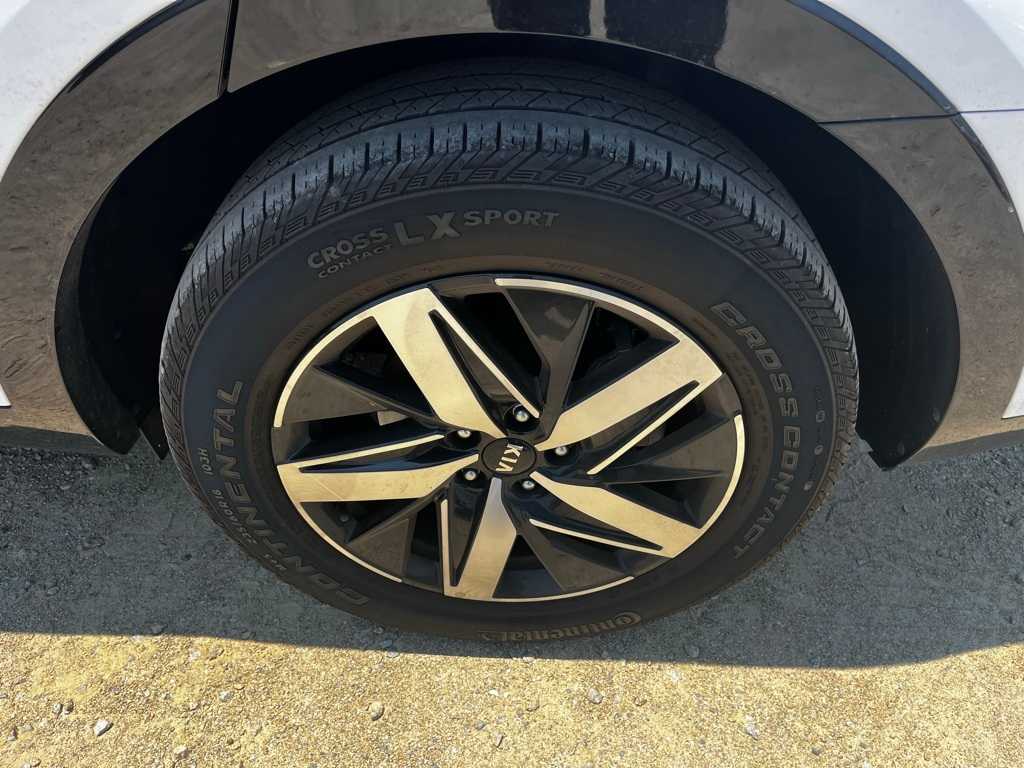 Thumbnail: 2021 Kia Sorento - 9