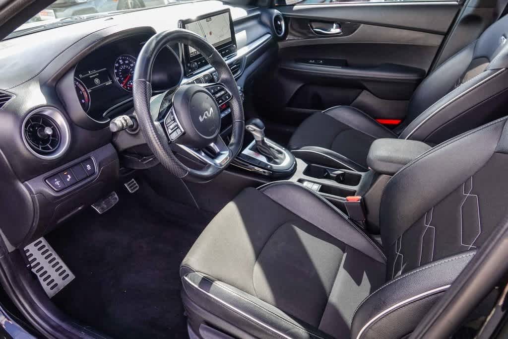 Thumbnail: 2023 Kia Forte - 16