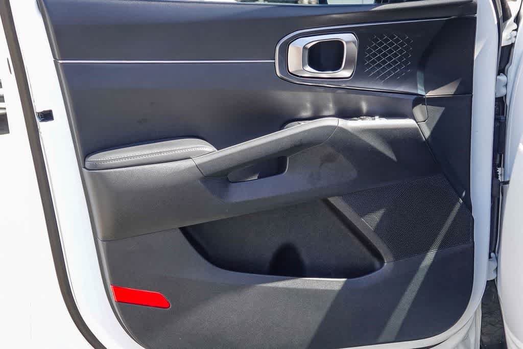 Thumbnail: 2023 Kia Sorento - 19