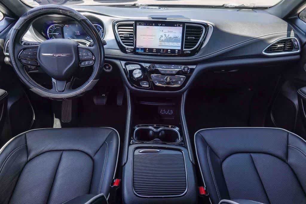 Thumbnail: 2025 Chrysler Pacifica - 11