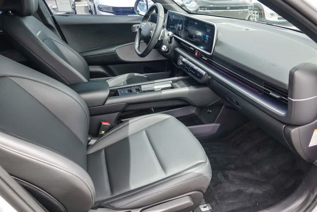 Thumbnail: 2023 Hyundai Ioniq 6 - 15