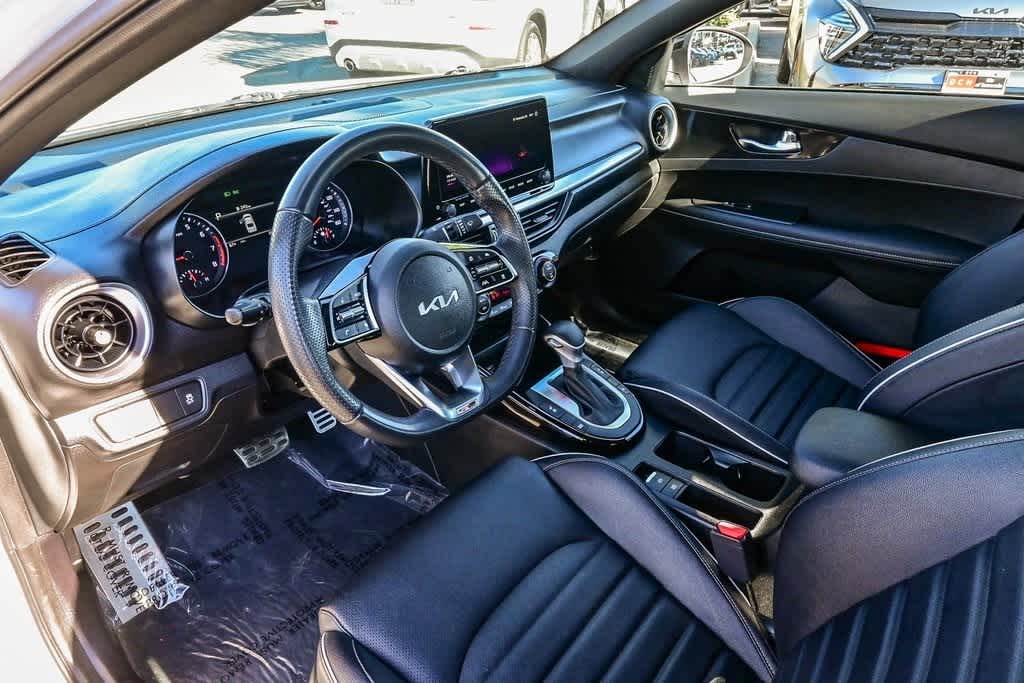 Thumbnail: 2023 Kia Forte - 16