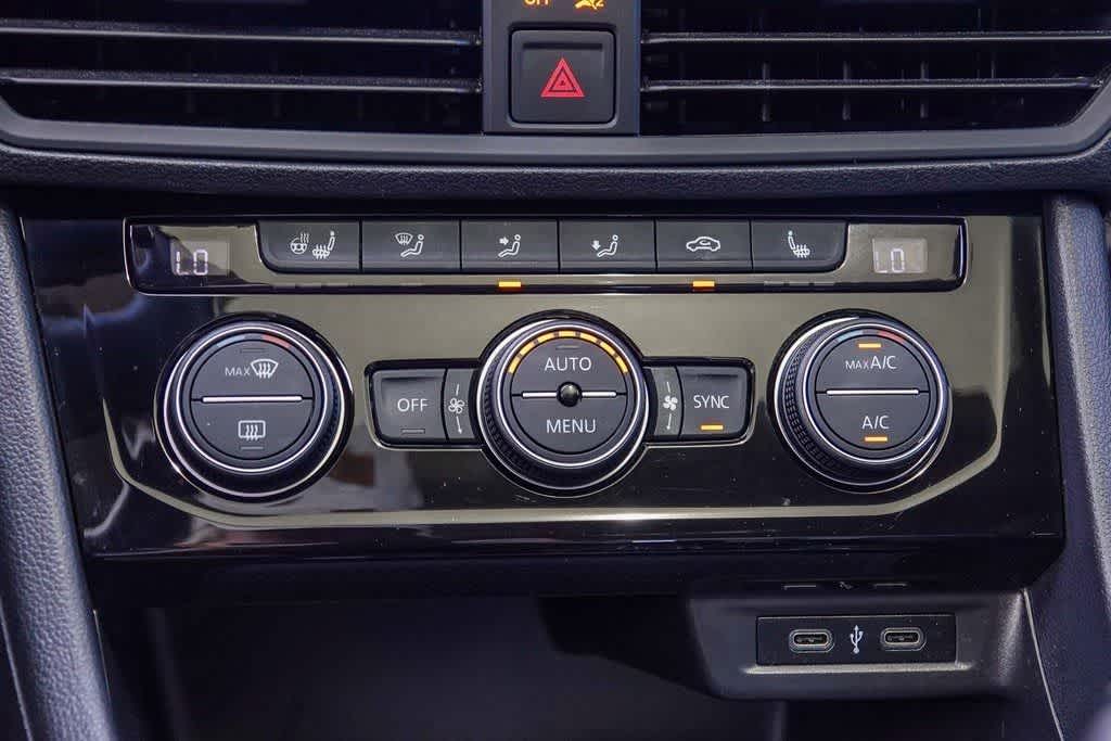 Thumbnail: 2021 Volkswagen Jetta - 21