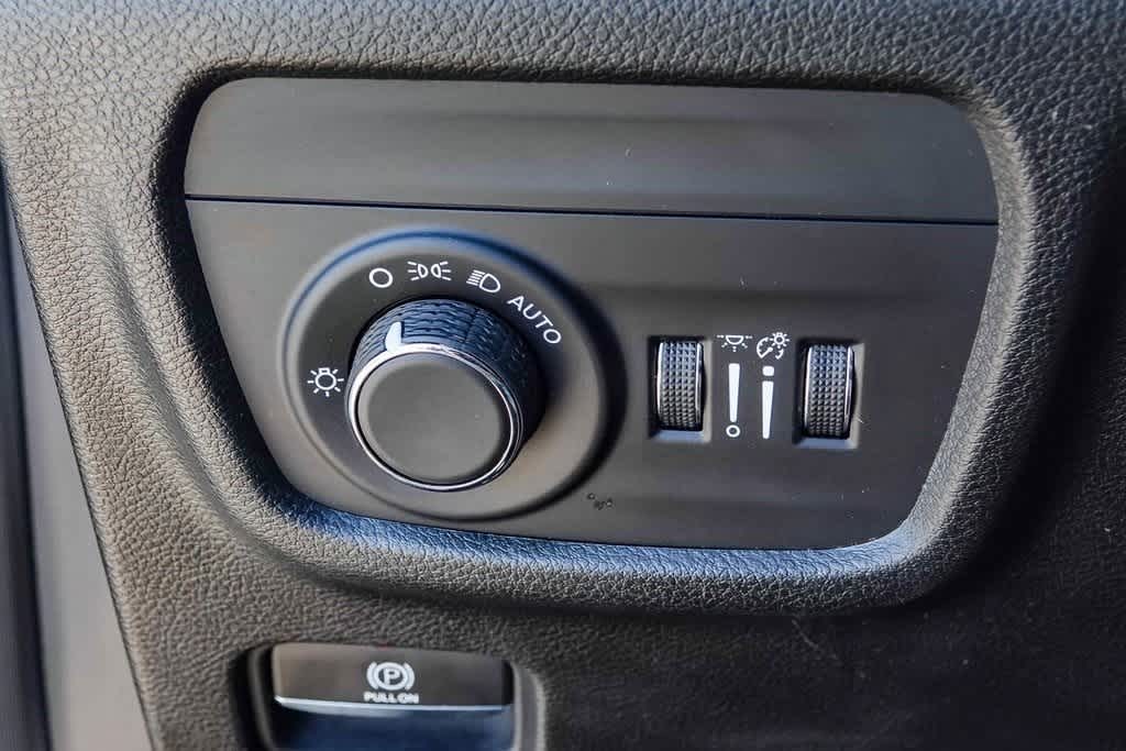 2023 Jeep Grand Cherokee Laredo 18