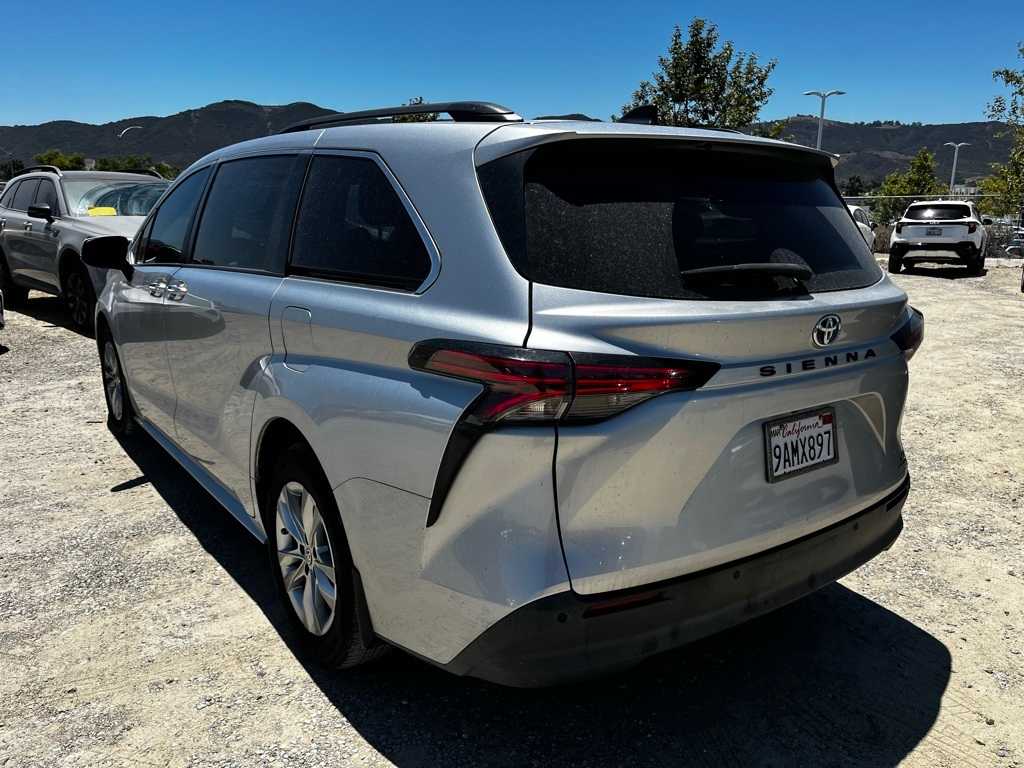 Thumbnail: 2022 Toyota Sienna - 7