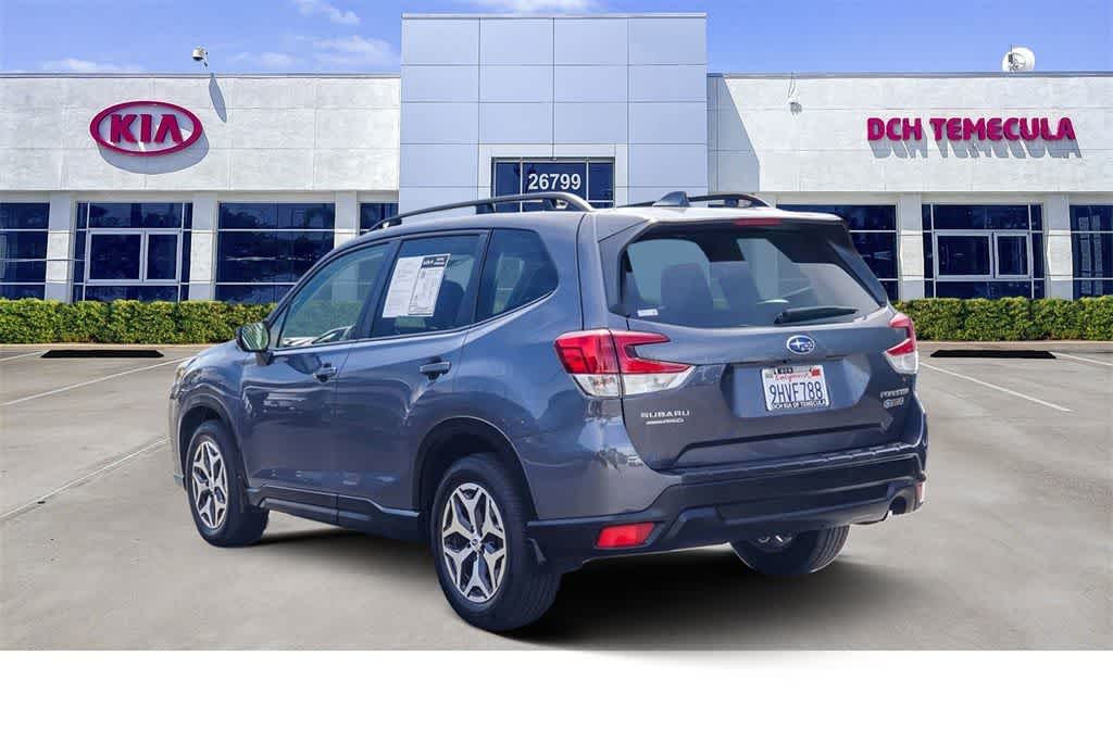 2023 Subaru Forester Premium photo 5