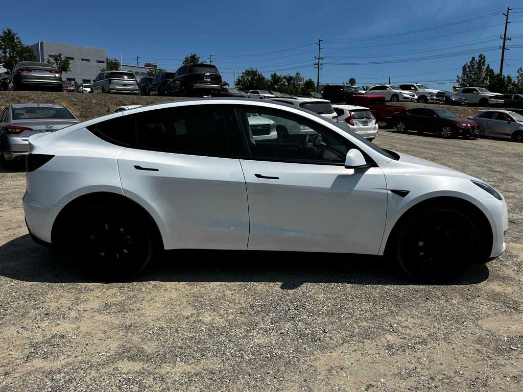 Thumbnail: 2023 Tesla Model Y - 4