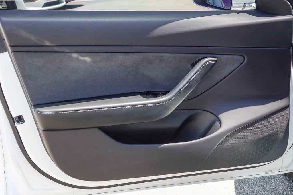 Thumbnail: 2019 Tesla Model 3 - 19