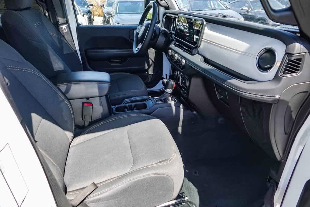 Thumbnail: 2024 Jeep Wrangler - 15