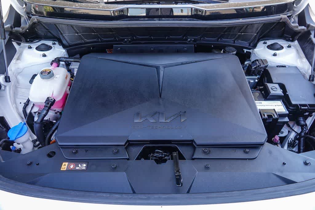 Thumbnail: 2023 Kia Niro - 27