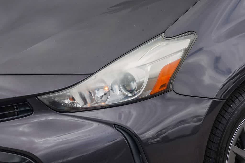 Thumbnail: 2015 Toyota Prius v - 8