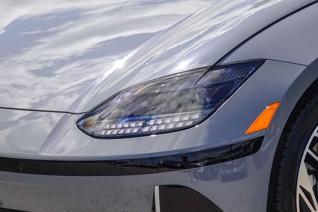 Thumbnail: 2023 Hyundai Ioniq 6 - 8