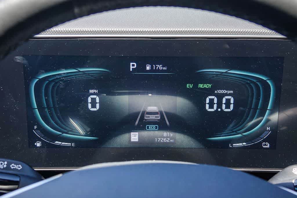 Thumbnail: 2023 Kia Niro - 24