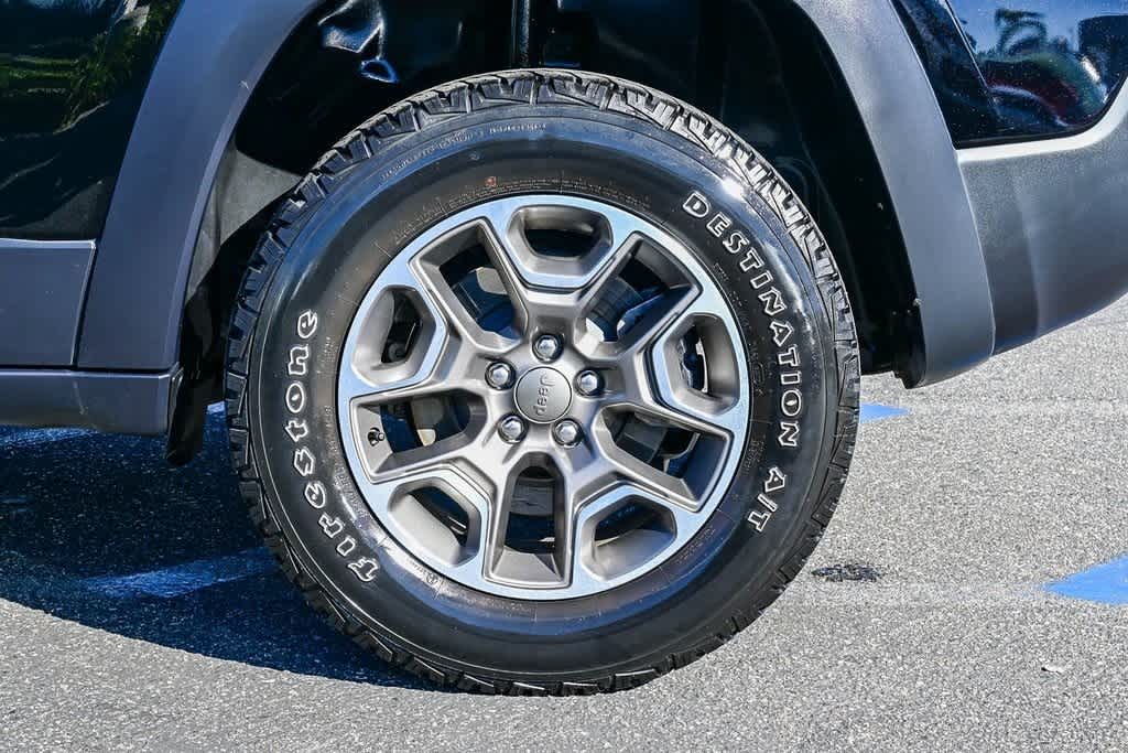 Thumbnail: 2022 Jeep Cherokee - 10