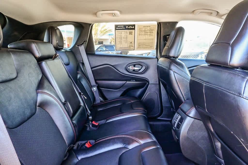 Thumbnail: 2022 Jeep Cherokee - 21