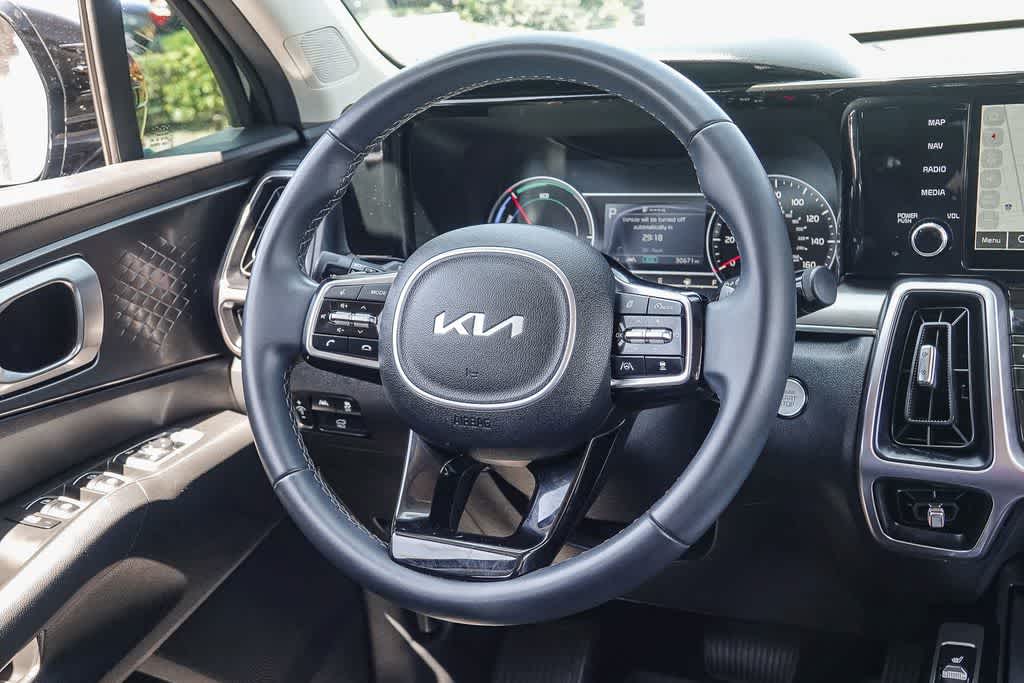 Thumbnail: 2023 Kia Sorento - 14