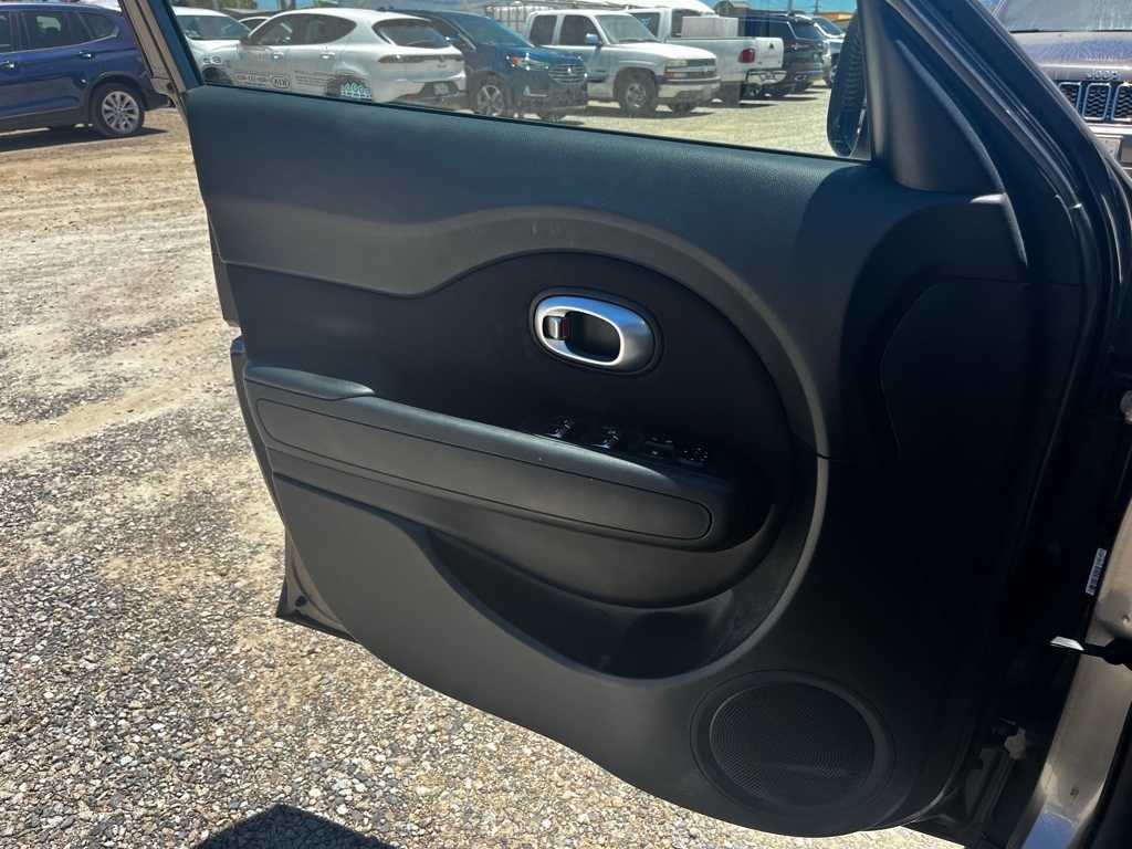 Thumbnail: 2018 Kia Soul - 13