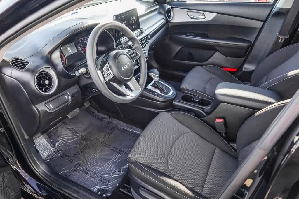 Thumbnail: 2024 Kia Forte - 16