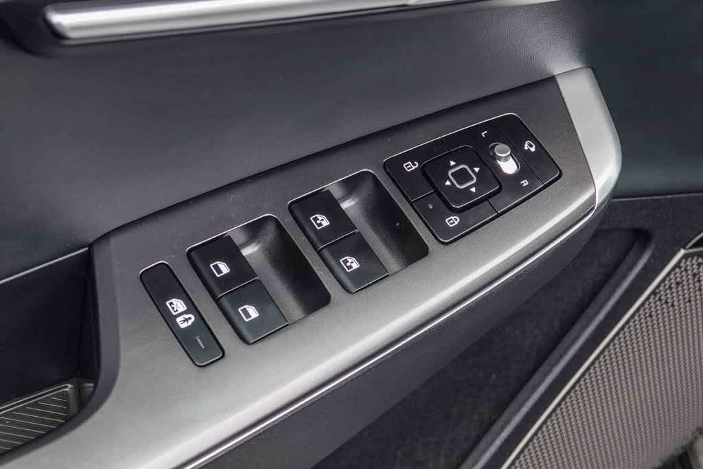 Thumbnail: 2023 Kia EV6 - 20